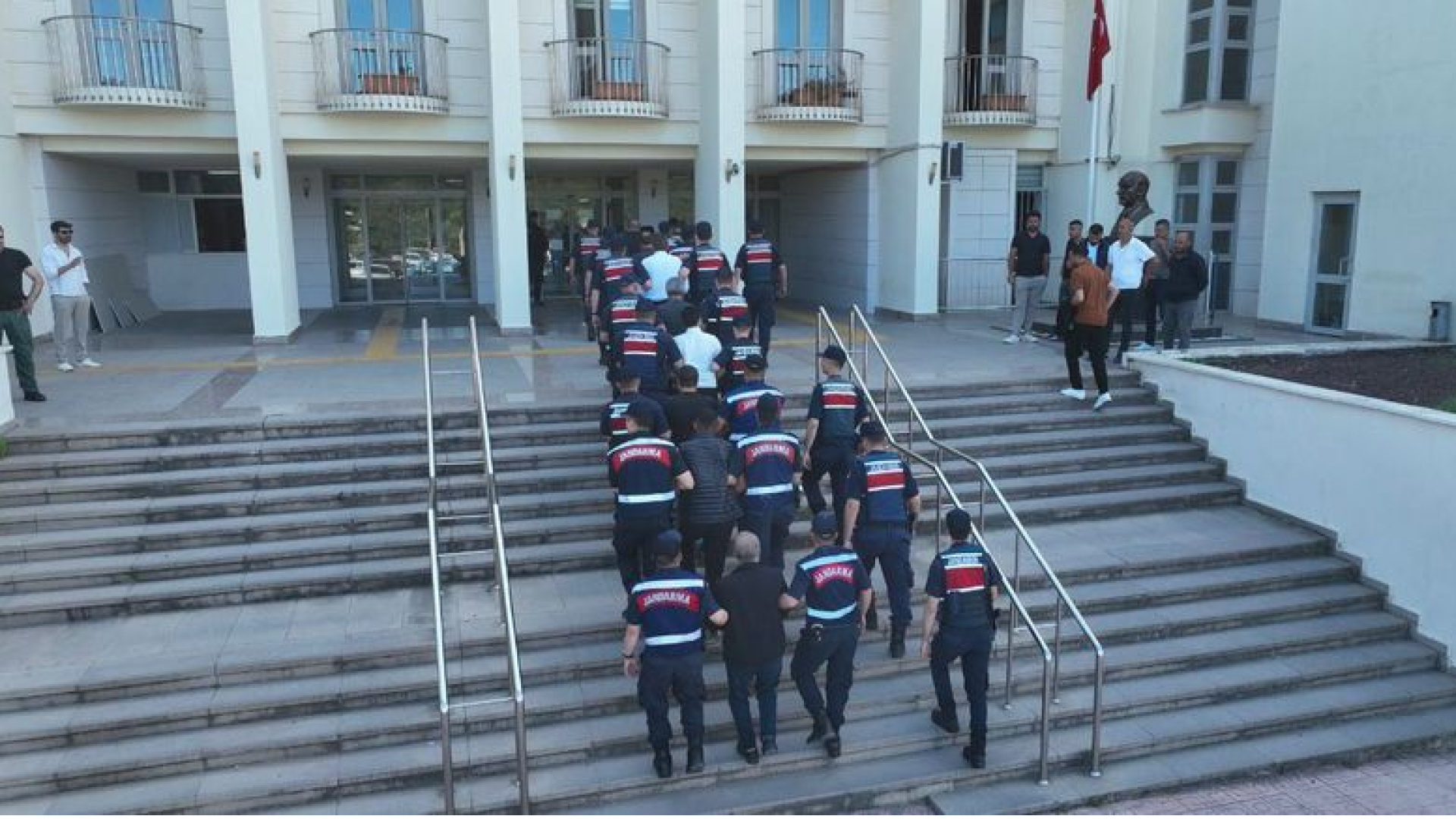 Bodrum merkezli dolandırıcılık operasyonu: 7 tutuklama