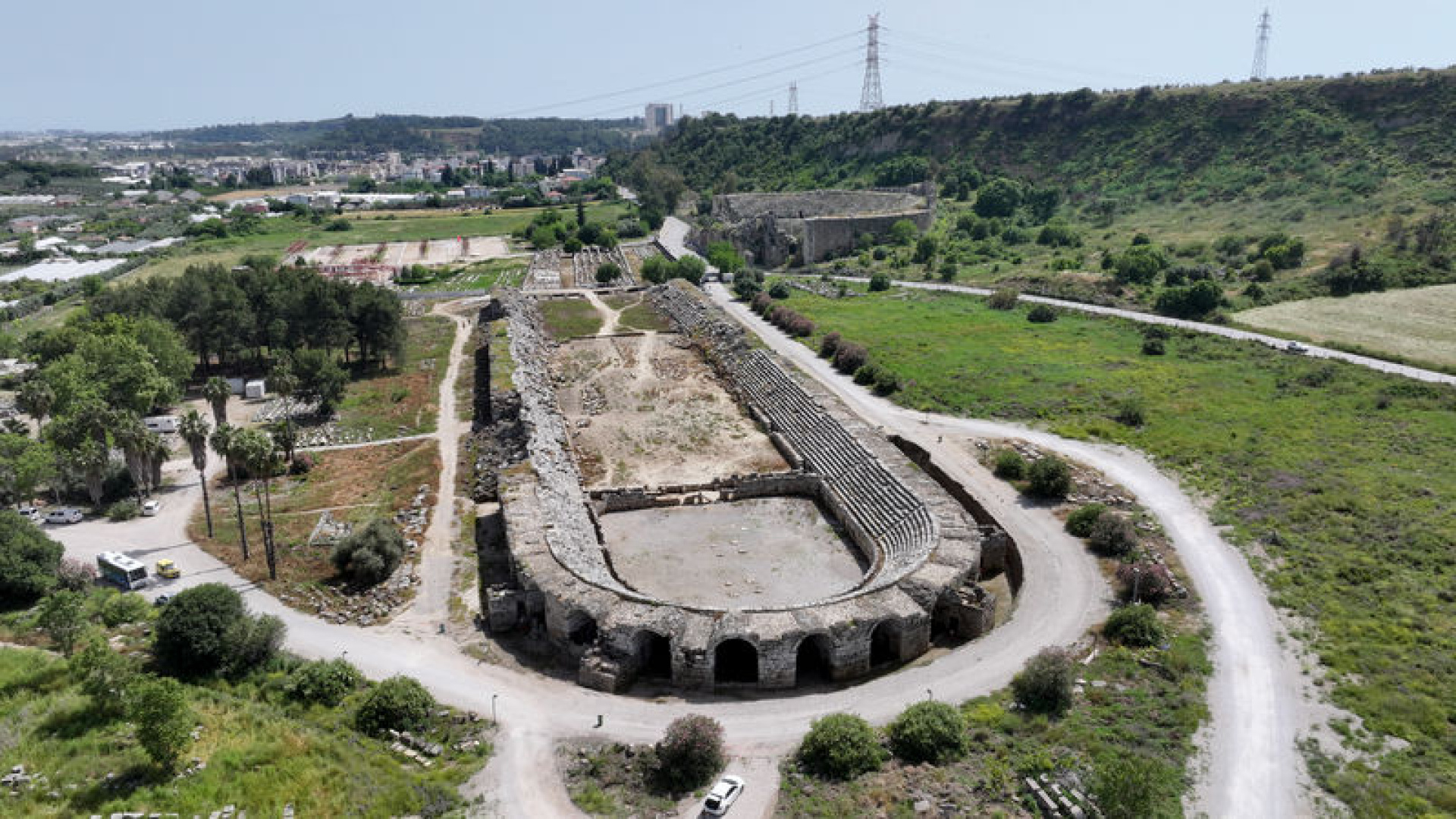 Perge'de mahkumların üzerine vahşi hayvanların salındığı giyotin kapı sistemi bulundu