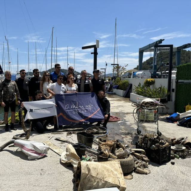 Fethiye'de deniz dibi temizliği