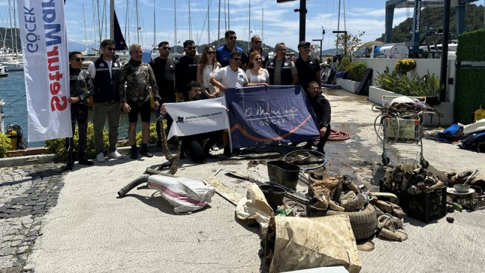 Fethiye'de deniz dibi temizliği