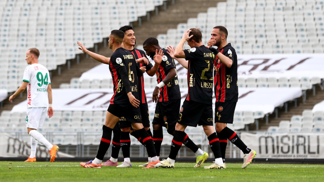 Karagümrük Süper Lig'e galibiyetle veda etti!