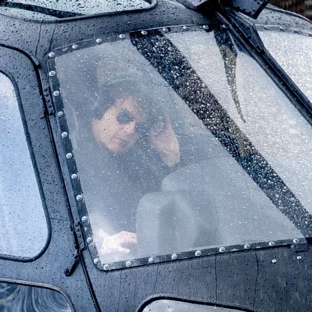 Helikopter kullanarak ulaştı