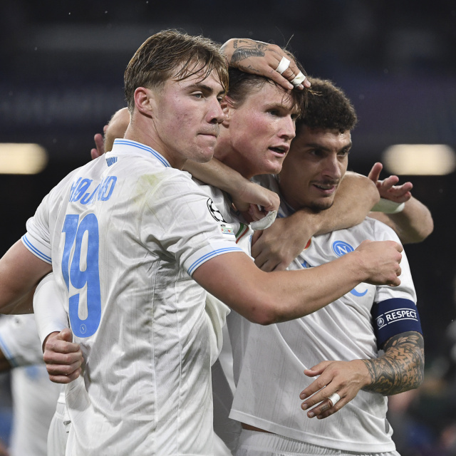 Napoli Devler Ligi'ni garantiledi!
