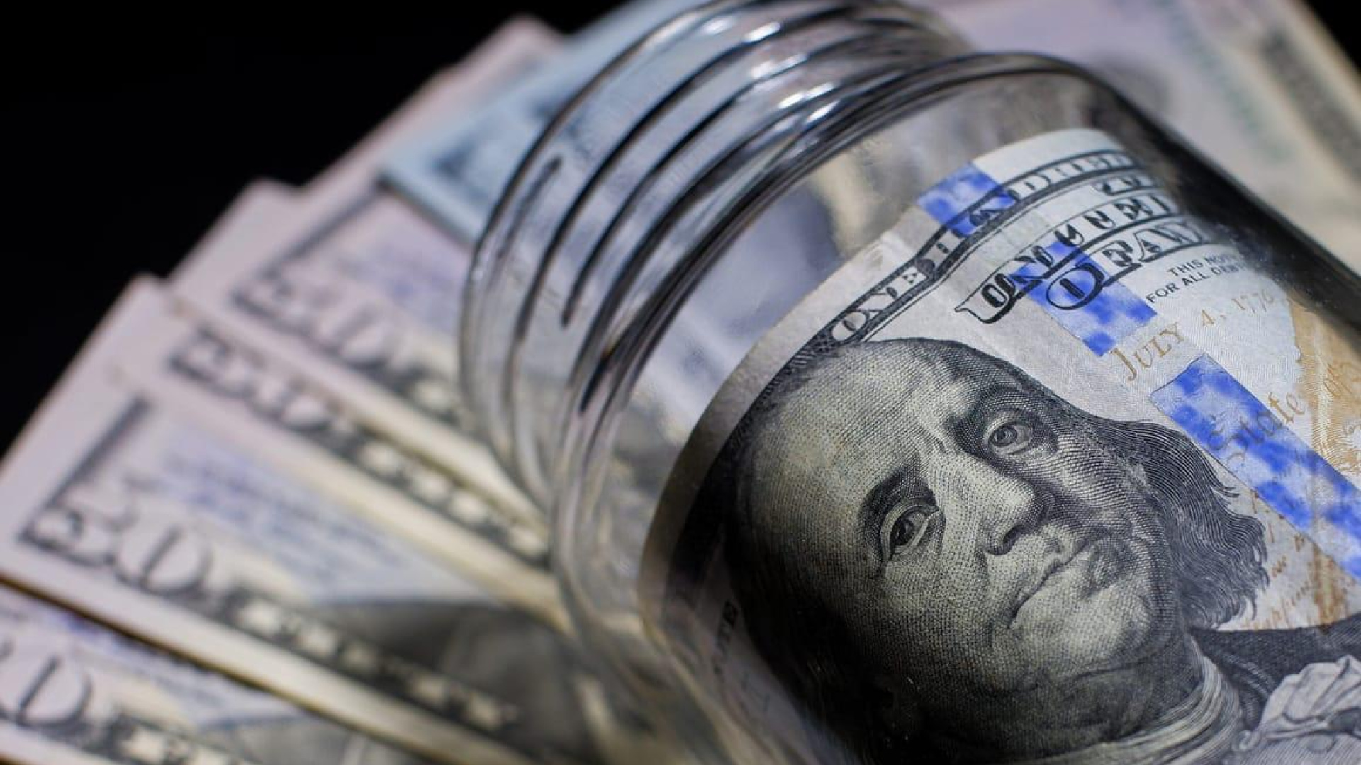 Savaşın ilk ayında 10.6 milyar dolarlık mevduat yurtdışına taşınmış