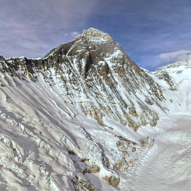 32. kez Everest'e tırmandı, rekor kırdı