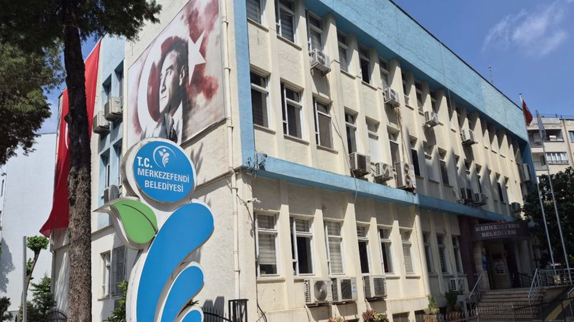 Son dakika: Denizli'de Merkezefendi Belediyesine yönelik rüşvet operasyonunda gözaltına alınan 13 şüpheli adliyede | Son dakika haberleri