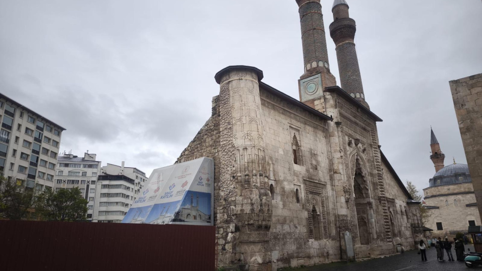 Çifte Minareli Medrese'de kapsamlı restorasyon