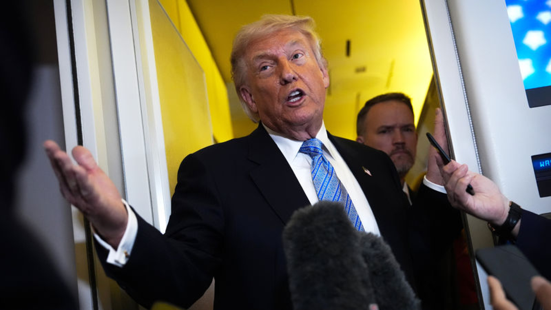 ABD Başkanı Trump'tan İran'a: Anlaşmayı imzalamak için can atıyorlar | Dış Haberler