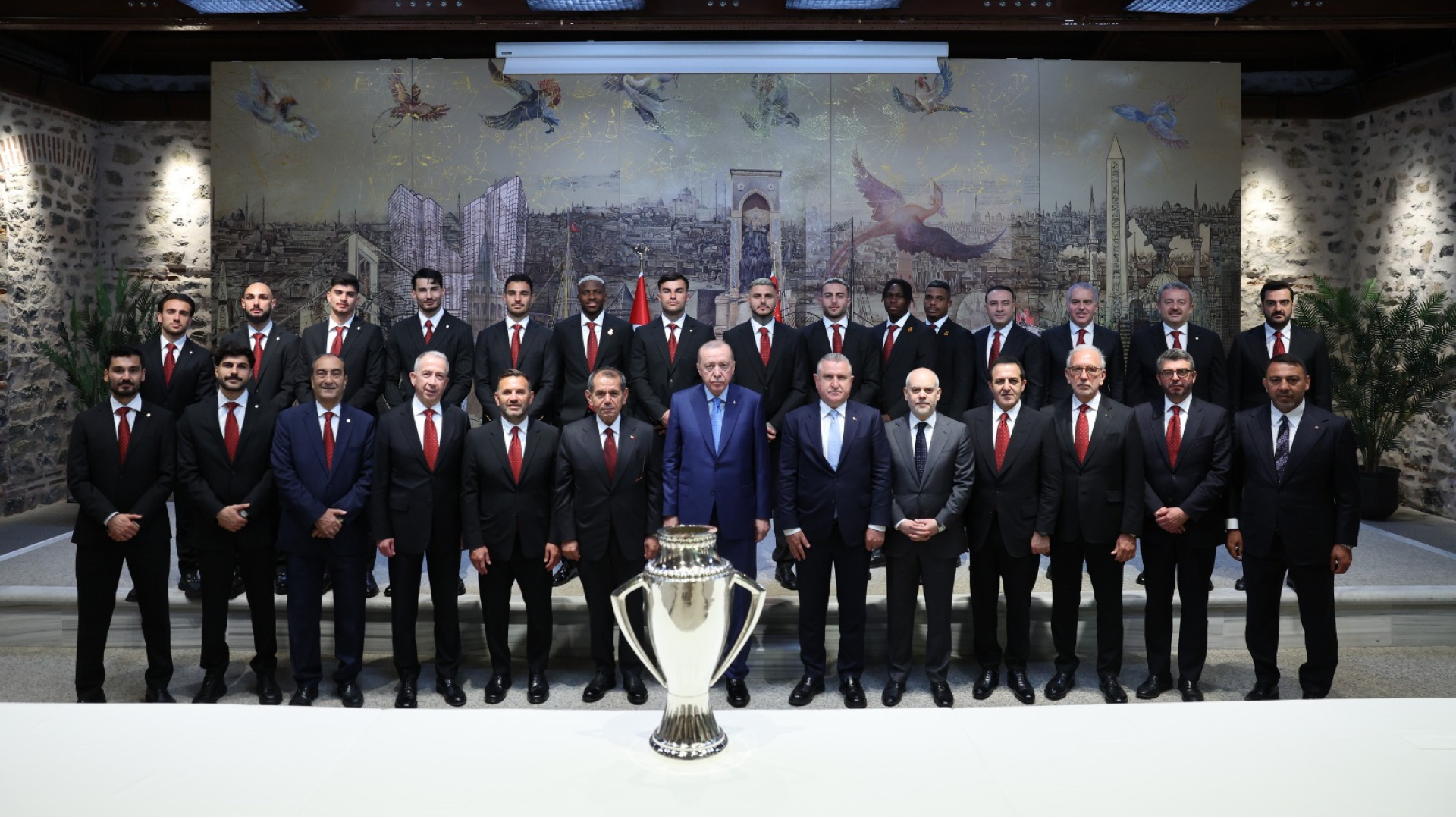 Erdoğan, şampiyon Galatasaray'ı kabul etti