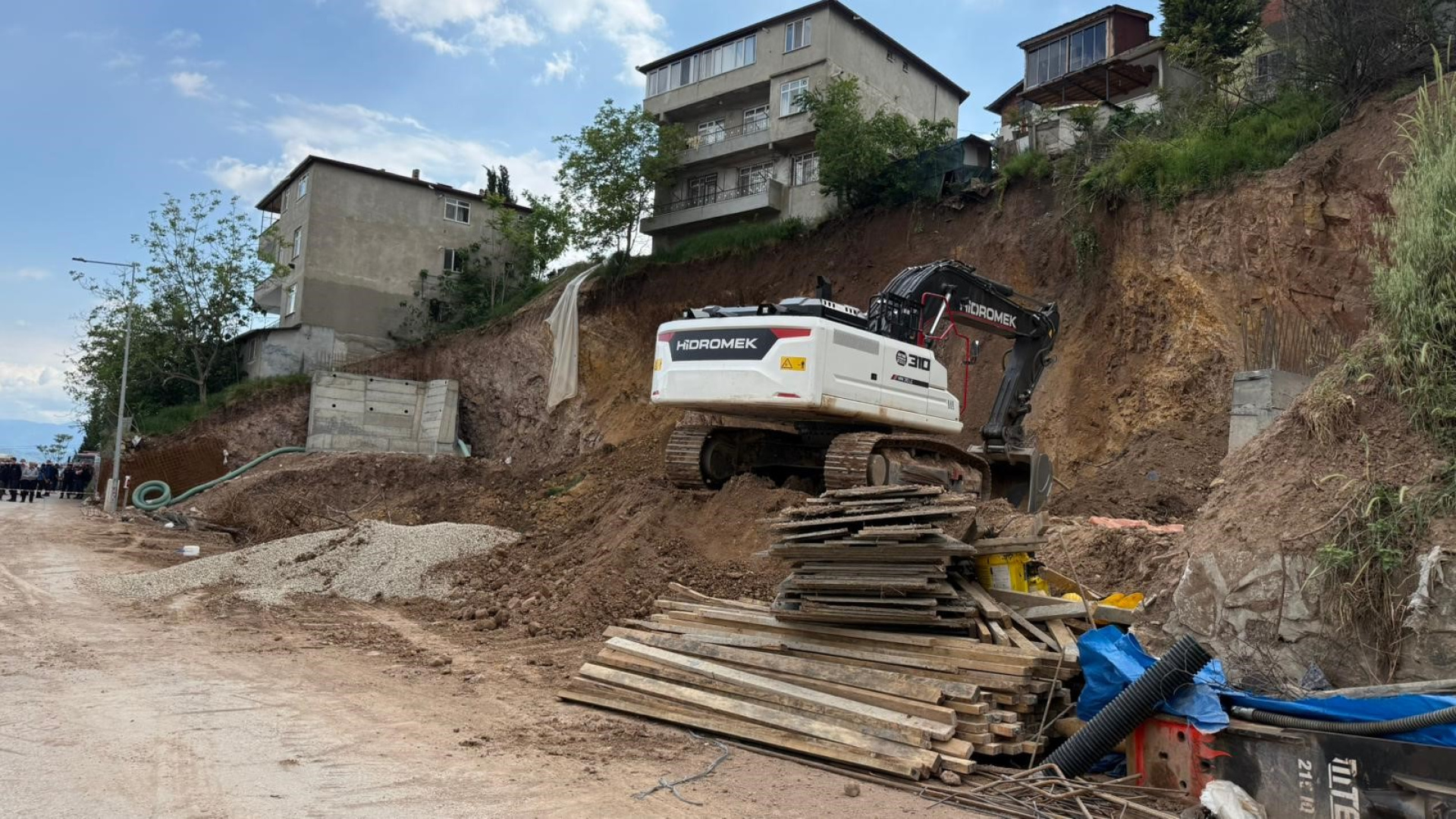 Son dakika: Kocaeli'de toprak kayması! Korkutan görüntü! | Son dakika haberleri