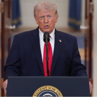 Donald Trump, İran'a saldırıyı erteledi