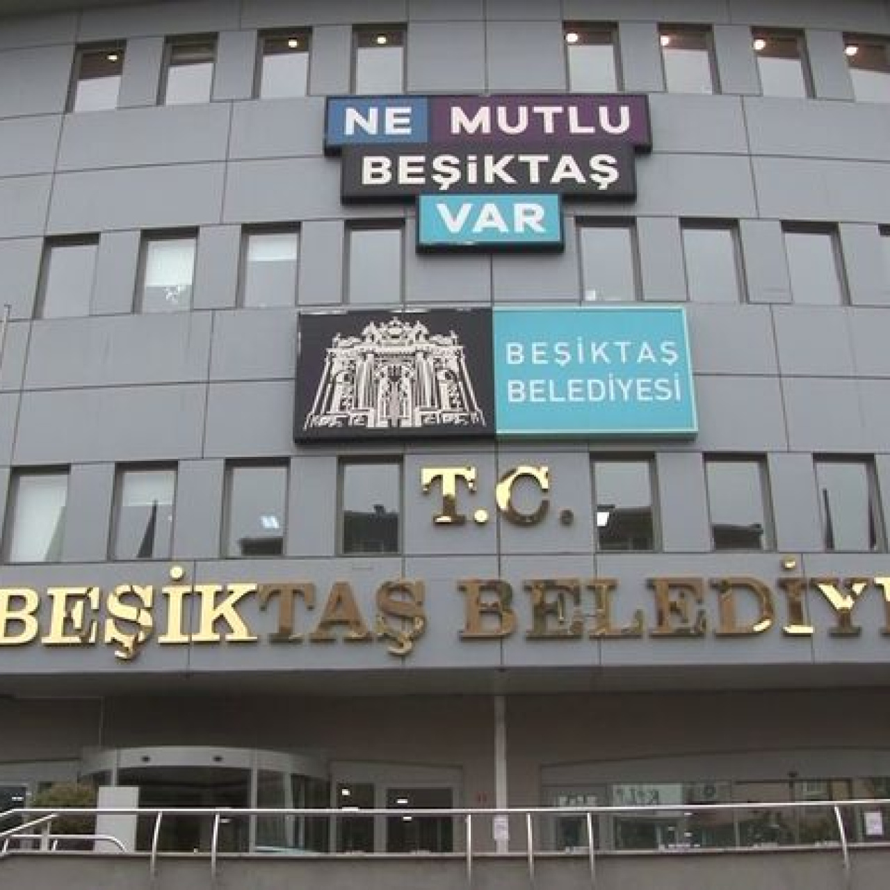 Beşiktaş'ta Şiddetli İddialar: Belediye Operasyonu Sonrası Gözaltılar