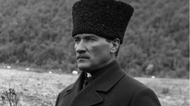 Ünlülerden 19 Mayıs paylaşımları