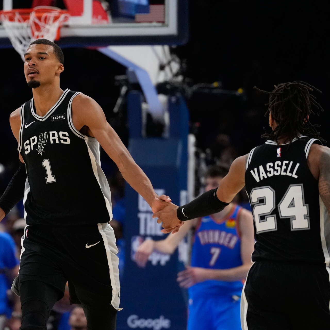 Spurs, Konferans finaline galibiyetle başladı!