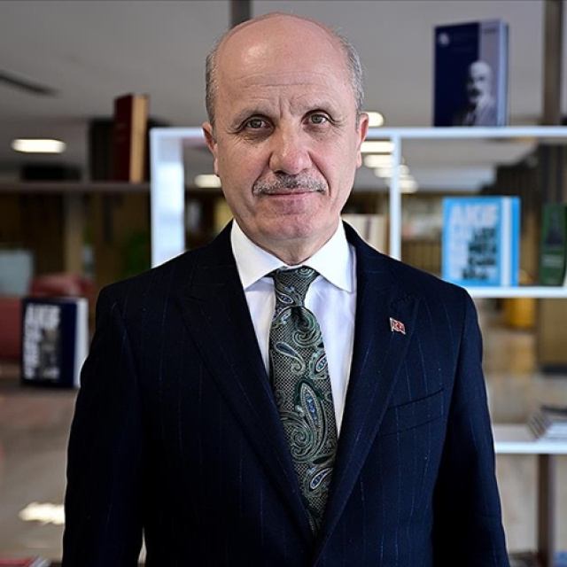YÖK Başkanı Özvardan "19 Mayıs" mesajı