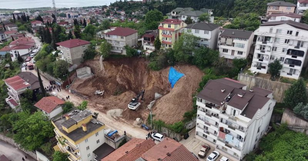 Kocaeli İzmit'tetemel kazıda toprak kayması vetahliye