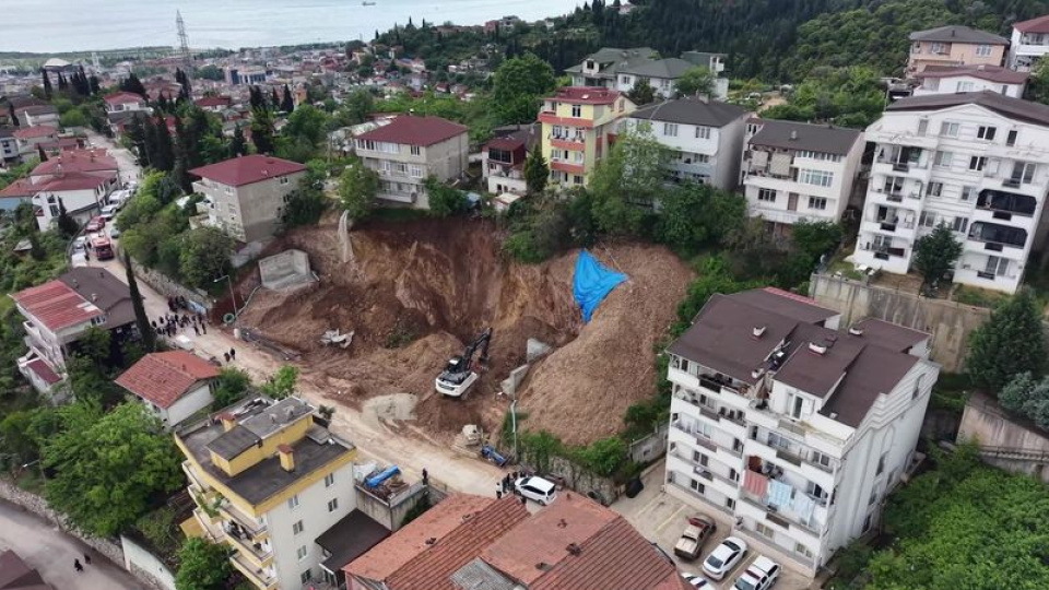 Temel kazısı 56 kişiyi evinden etti