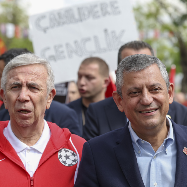 'Cumhuriyet gençlere emanet'