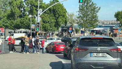 Trafik polisine çarptı! Gözaltına alındı