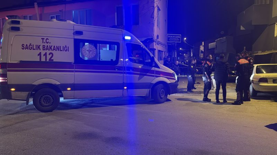 Cami önünde ölü bulundu