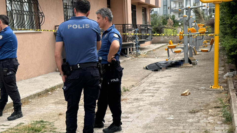 Eşiyle camları siliyordu... Yaşlı adamın trajik sonu!
