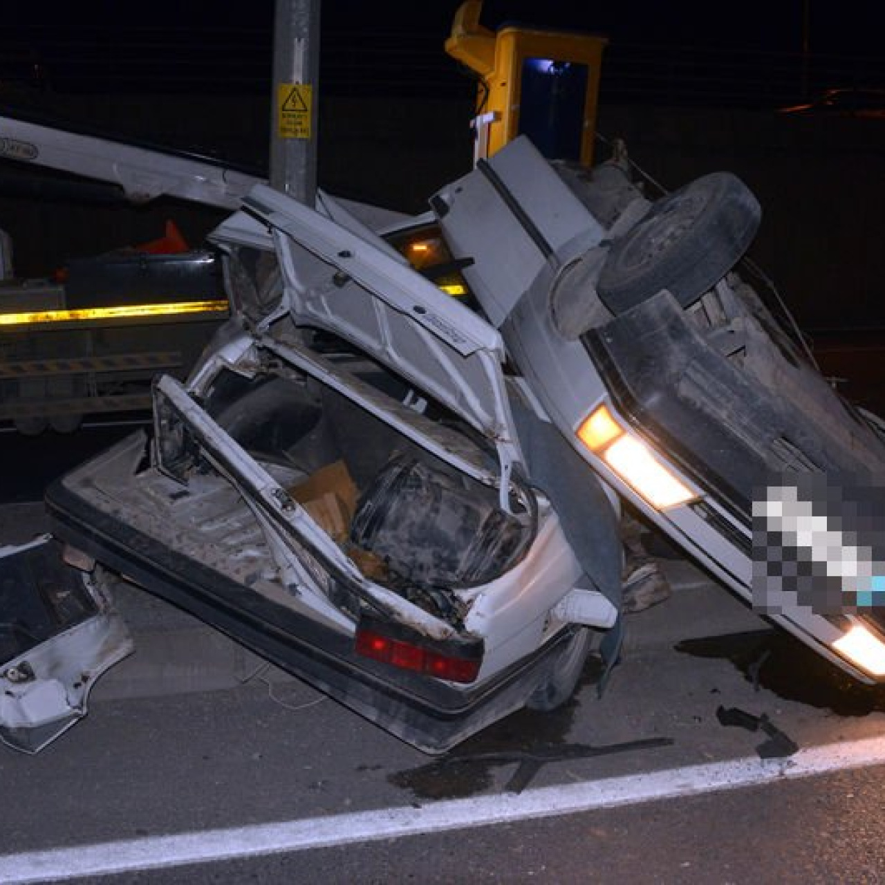 Şiddetli Çarpışma: Bir Otomobilin Şok Edici Dönüşü!