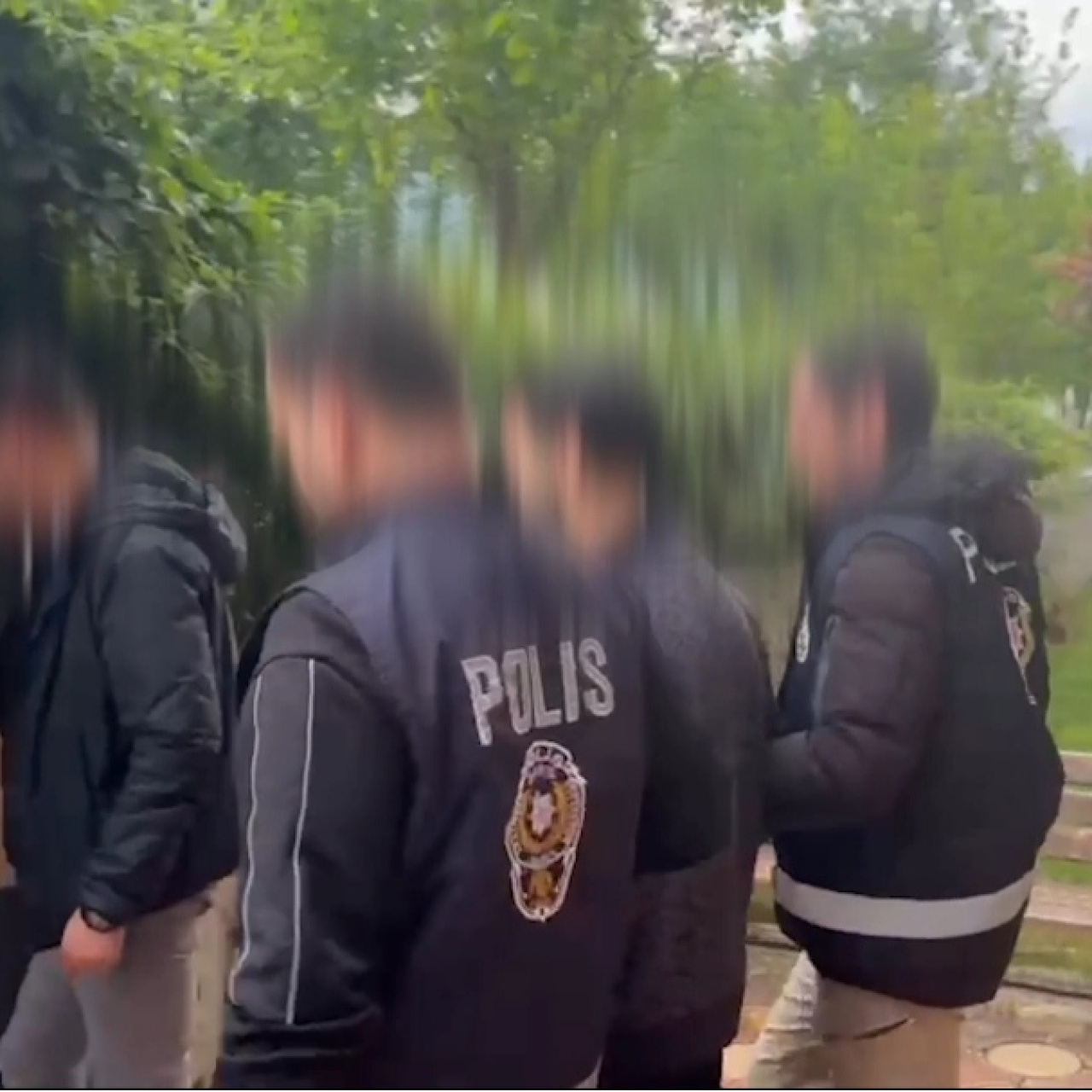 Araması bulunan 162 kişi yakalandı
