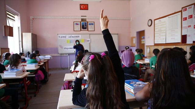 21 Mayıs okullar tatil mi?