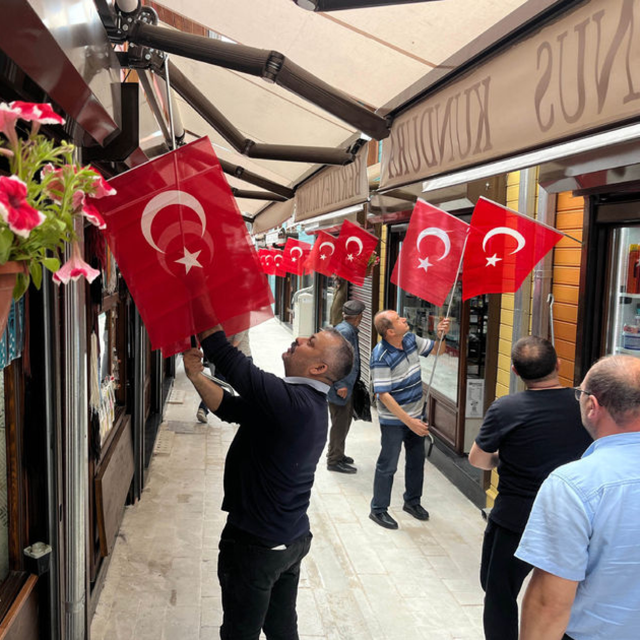 Dar Çarşı Yeniden Gülüyor: Edirne'nin Tarihi Kalbi Yenileniyor