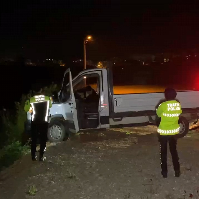 Şarampole uçtu, alkol testini reddetti!