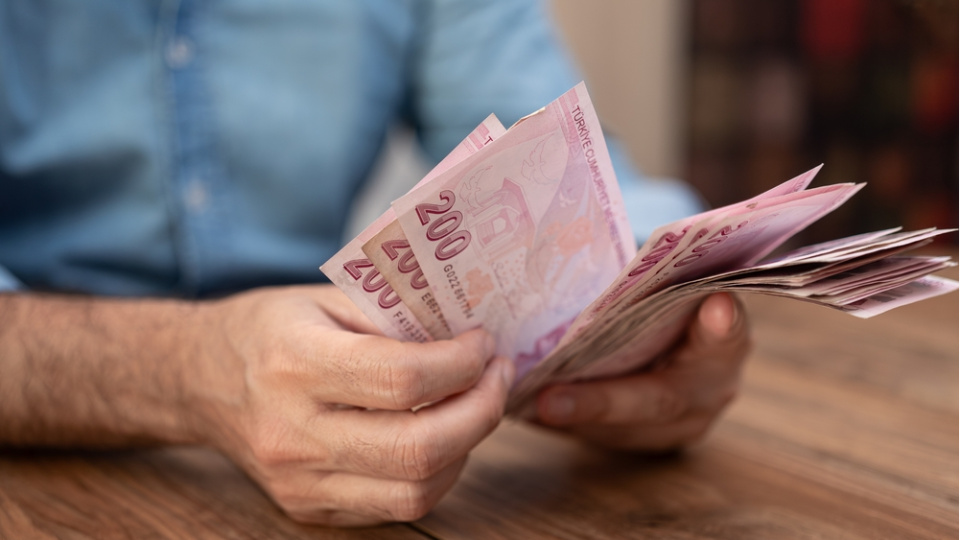 İşsizlik ve kısa çalışma ödemeleri öne çekildi