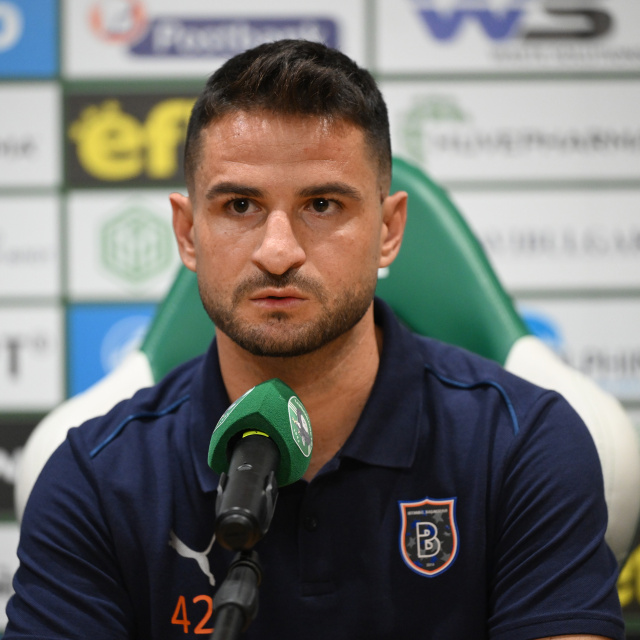 Başakşehir, Ömer Ali Şahiner'in sözleşmesini uzattı!