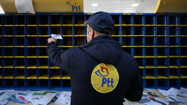 Arefe günü PTT açık mı?