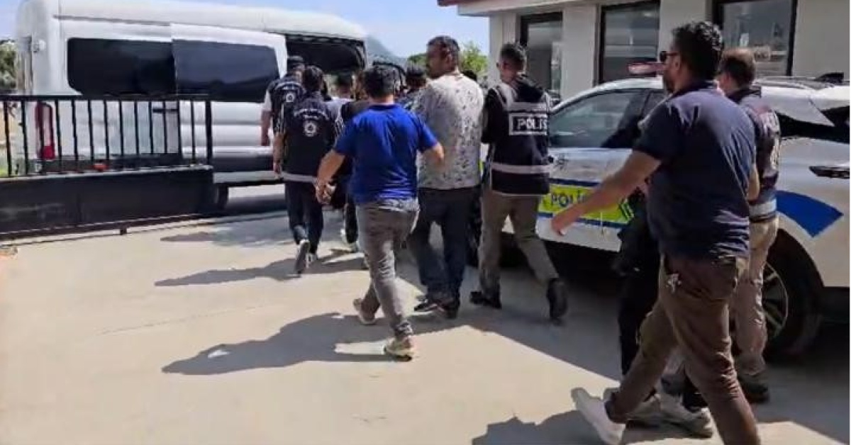 Aydın'da Lastik Botta 34 Göçmen Yakalandı