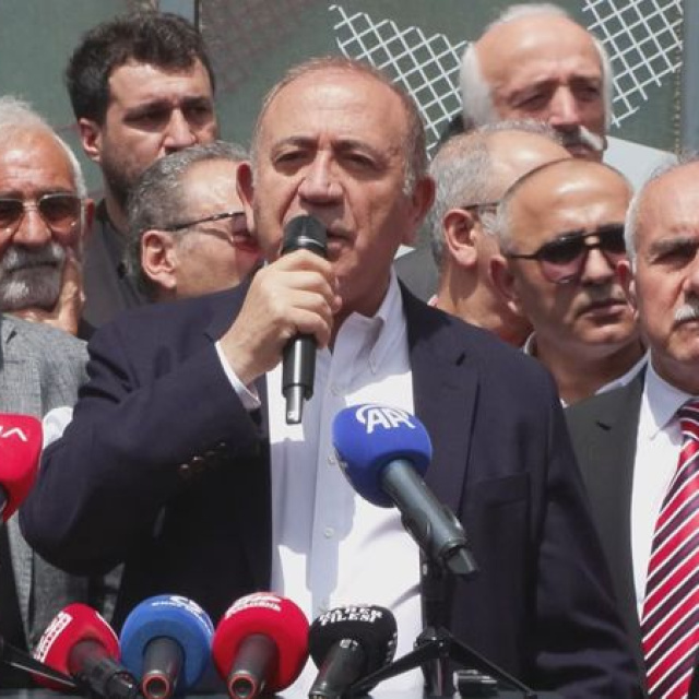 Gürsel Tekin’in görevi sona erdi