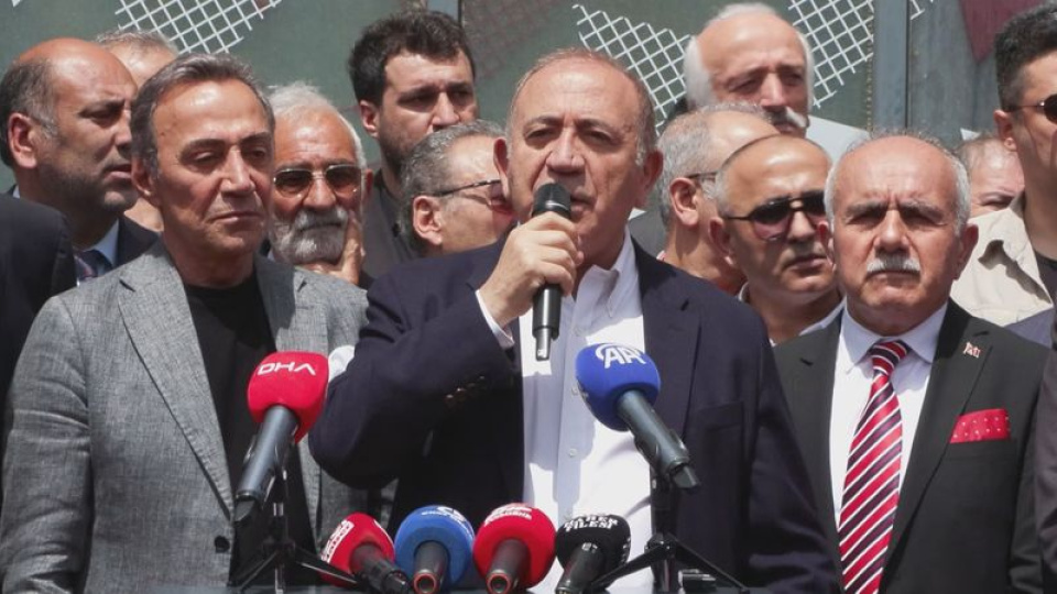 Gürsel Tekin'in görevi sona erdi