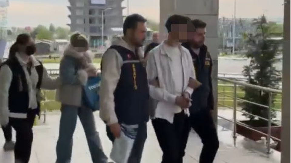 Kütahya'da düşük ayarlı altın dolandırıcılığı: 4 gözaltı