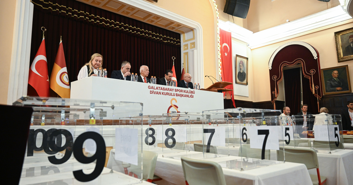 Galatasaray'da Genel Kurul ve Özbek'in Yeni Dönem