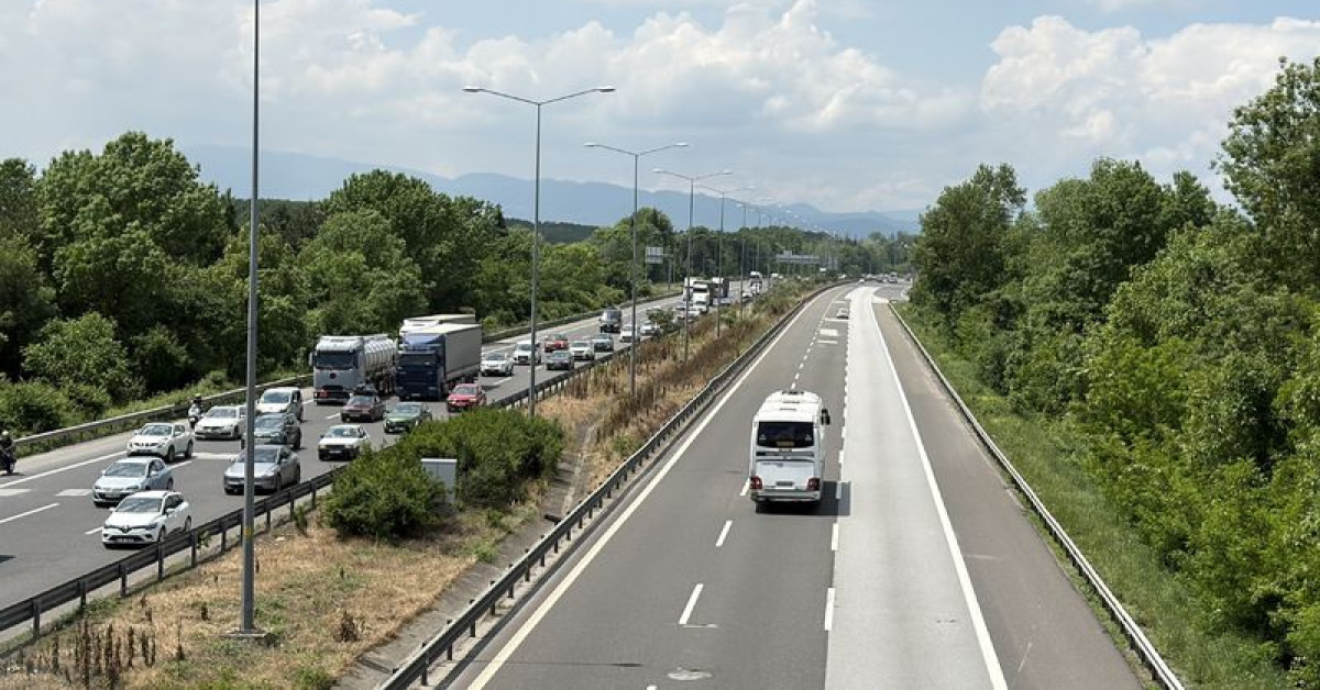 Bayram tatili başlamış, TEM Otoyolu dayoğun oldu