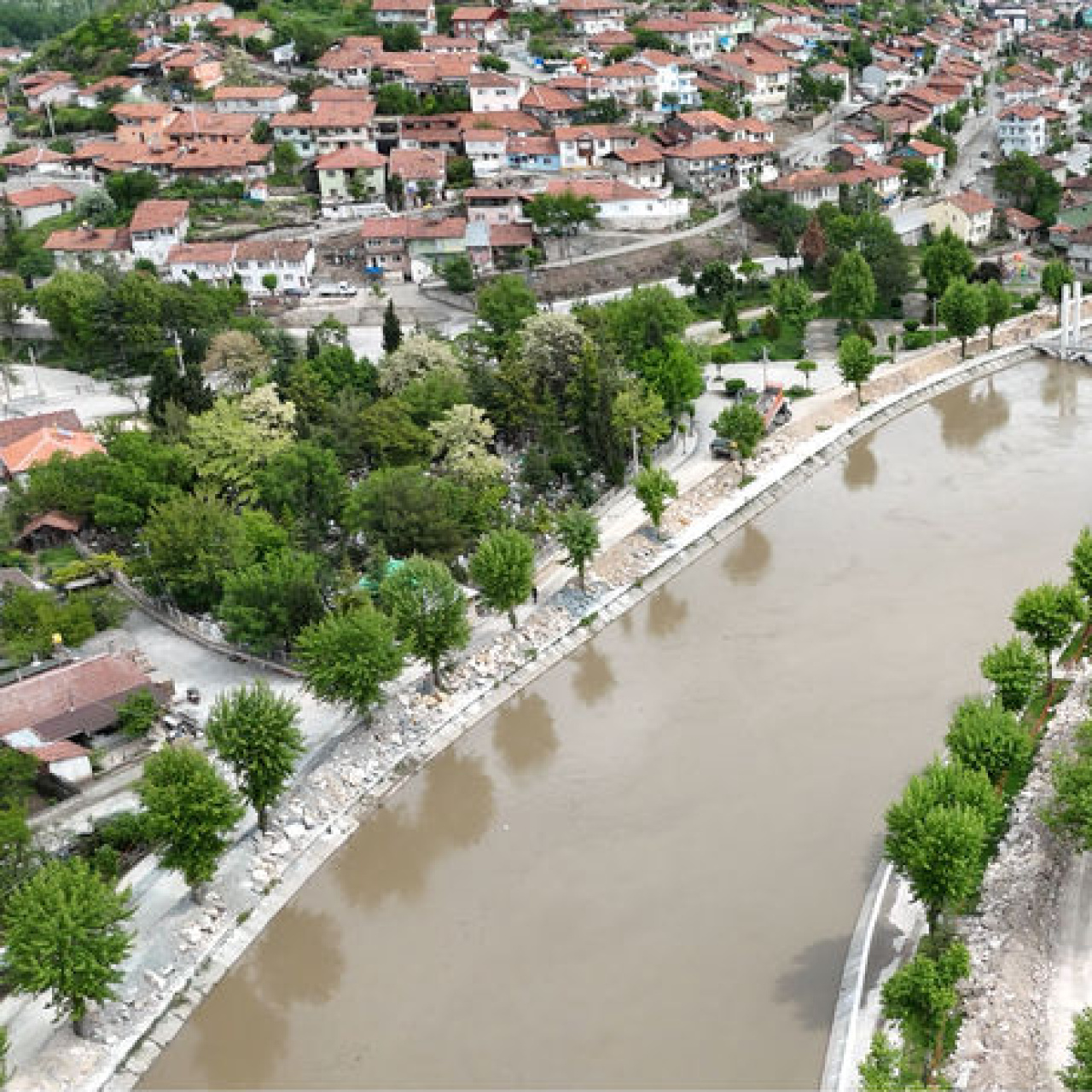 Tokat'ta Yağmur Çağında Eğitim Duraksaması: Okullar Güvenlik Önceliğiyle Kapanacak