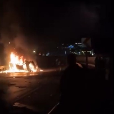 Araç alev aldı! 2 kişi öldü!