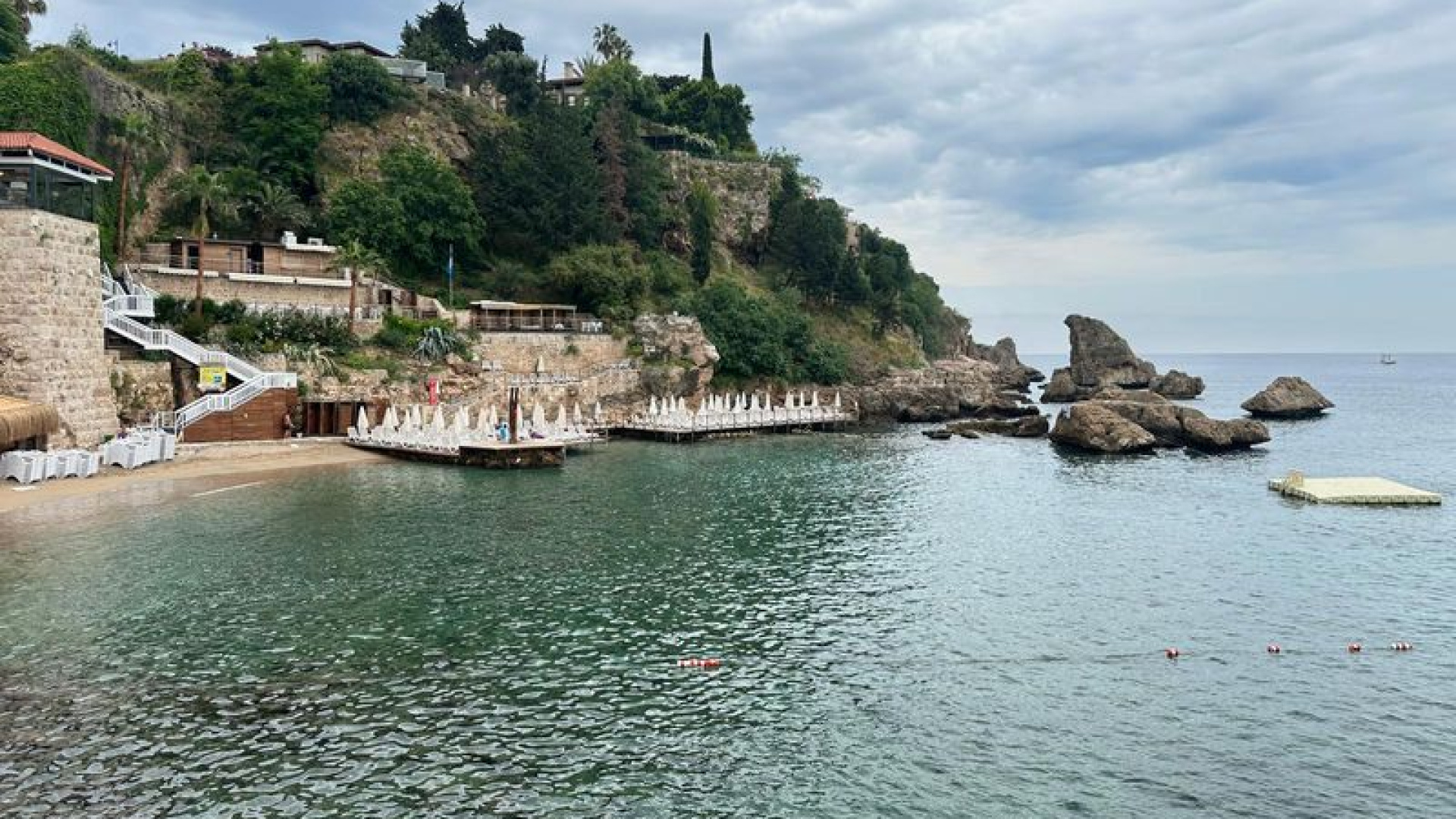 Antalya mavi bayraklı plajda dünyada birinci sırada