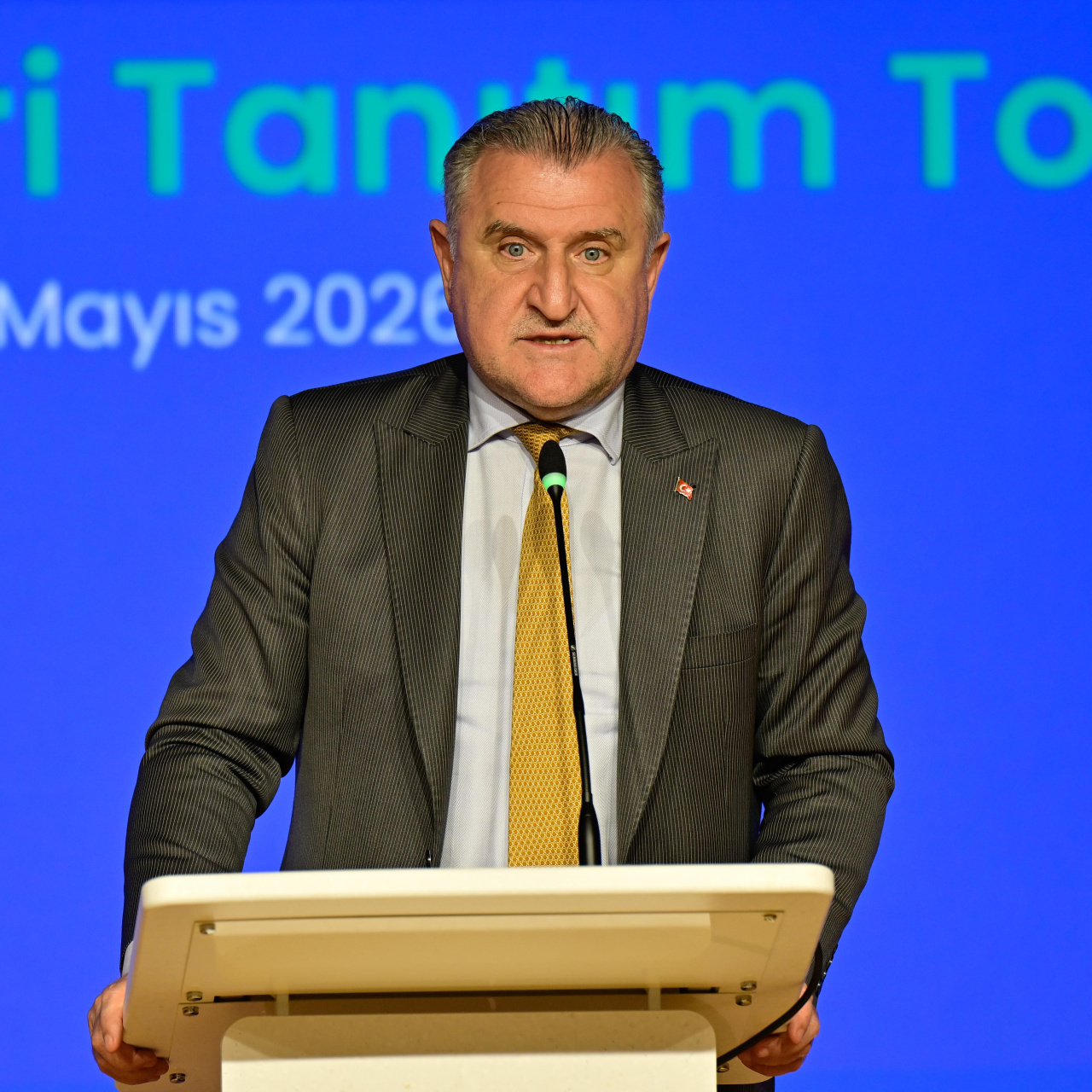 Bakan Bak'tan Trabzonspor'a tebrik!