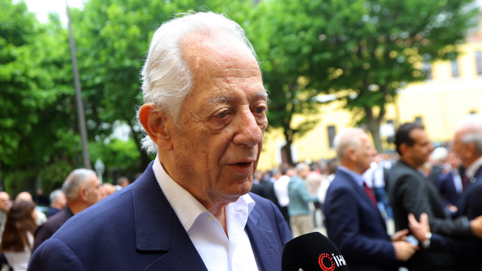 "Dursun Özbek'e destek olmamız lazım"