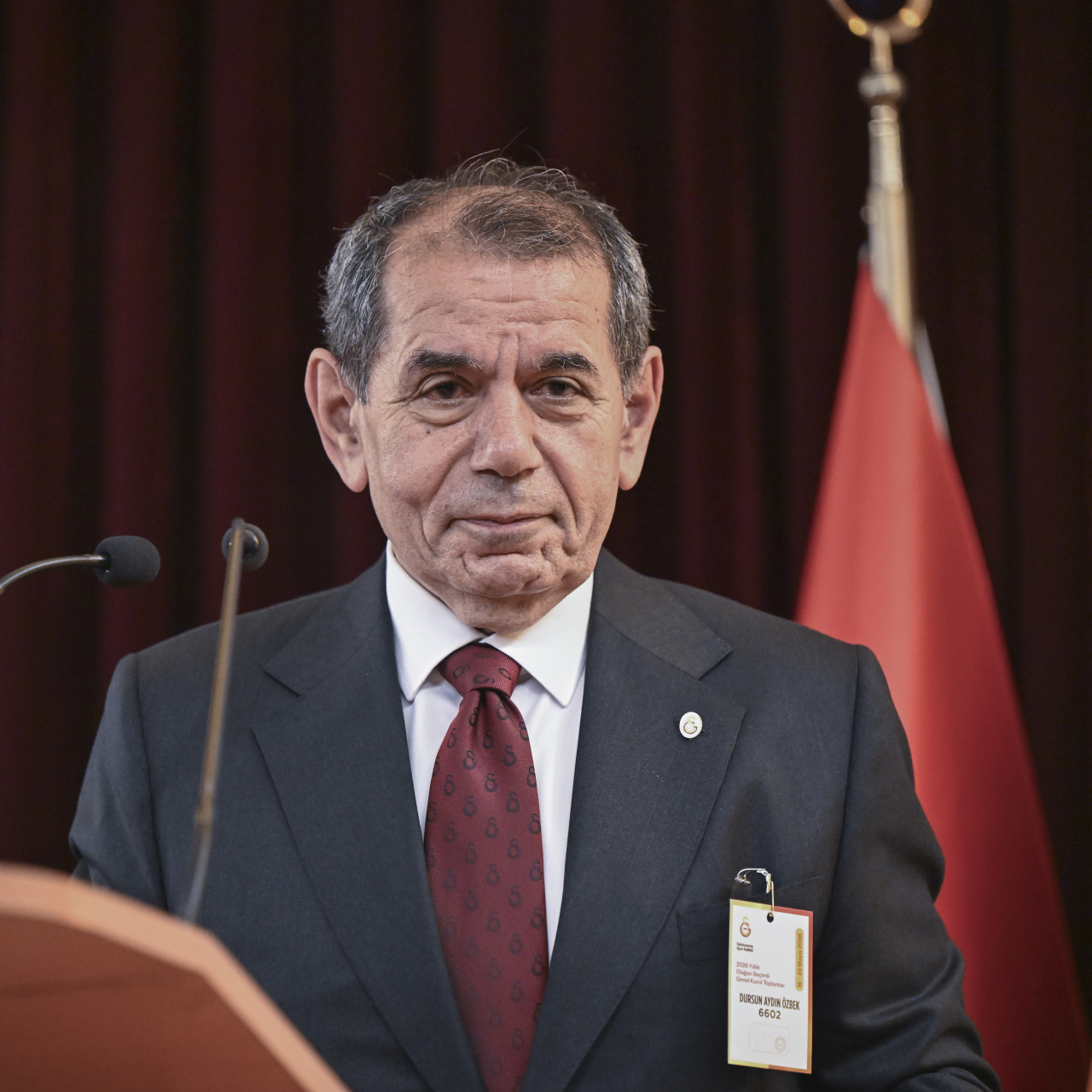 Dursun Özbek: Tarihi bir sorumluluğumuz var!