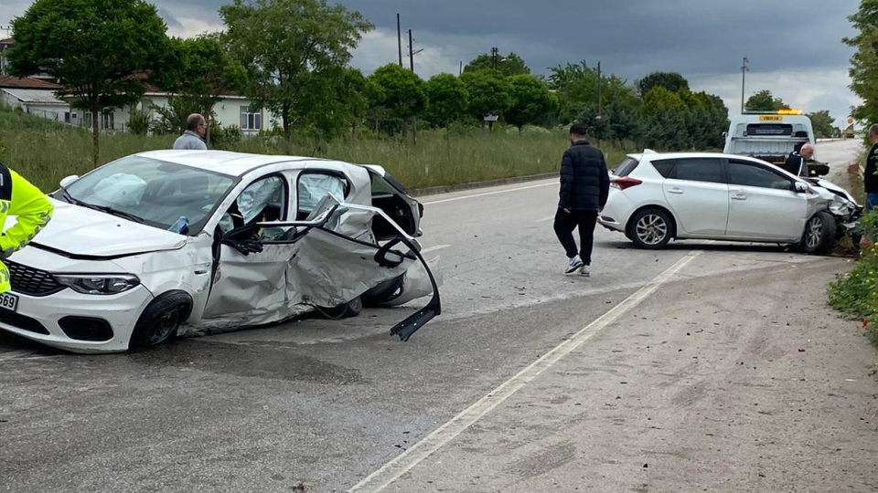 Çanakkale'de kaza: 3 ölü 2 yaralı