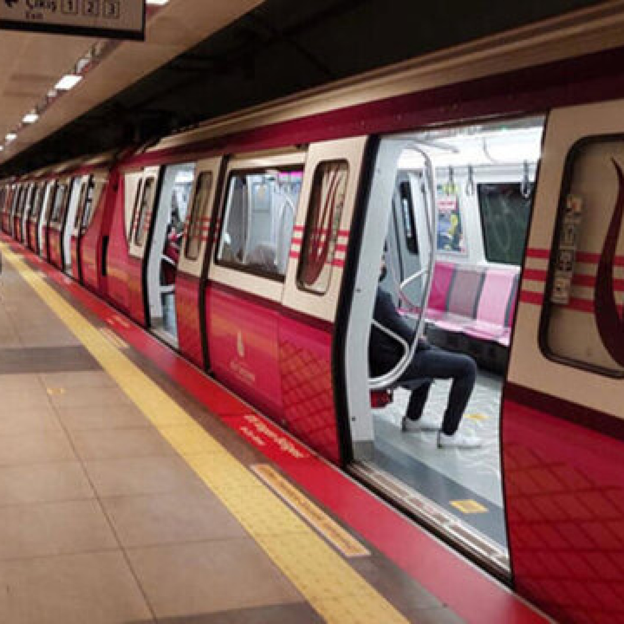 Bayram Tatilinde Metro Saatleri Değişti: Yolculara Özel Seferler