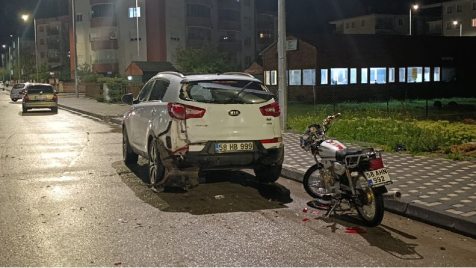 Park halindeki cipe çarpan motosikletin sürücüsü hayatını kaybetti