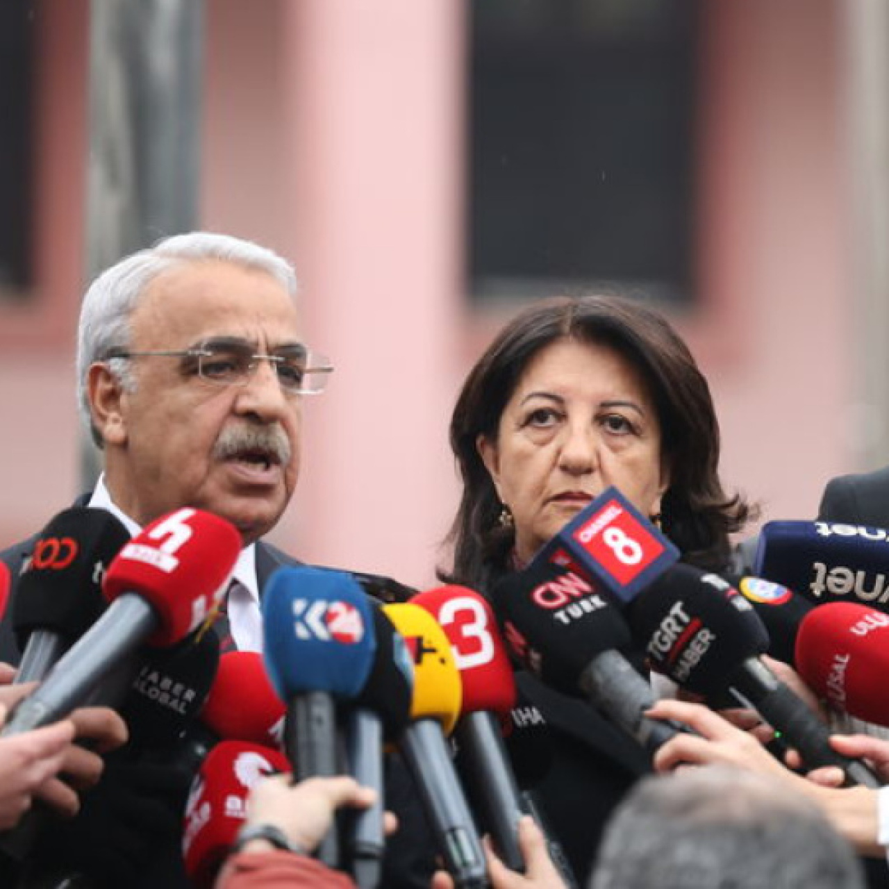 DEM Parti heyeti İmralı'yı ziyaret etti