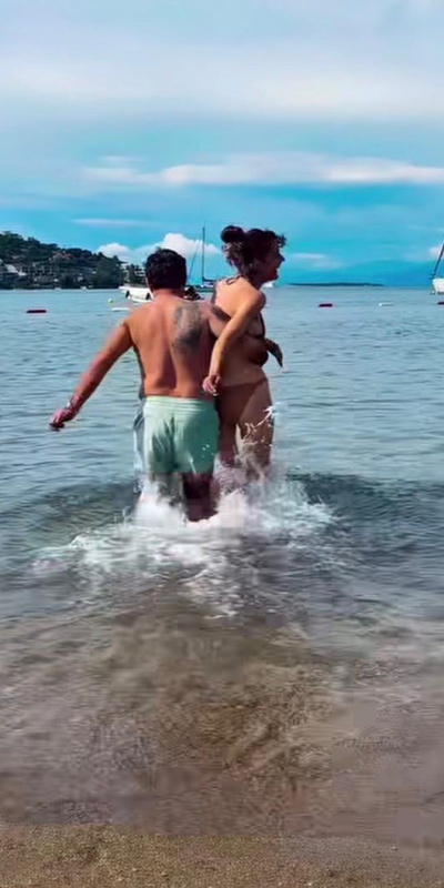 Sevgilisini denize itti